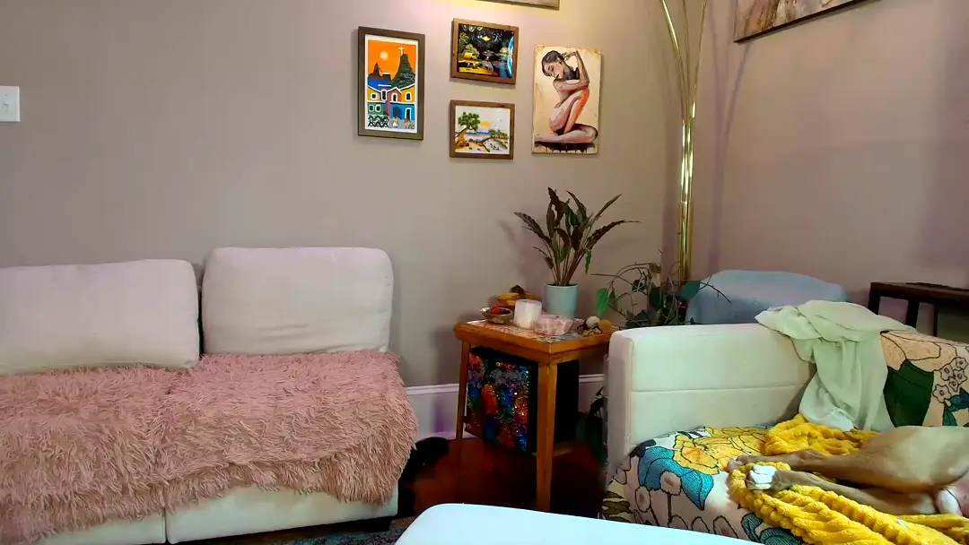 VeronicaOMG show preview