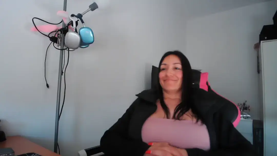 Yulian_Milf show preview