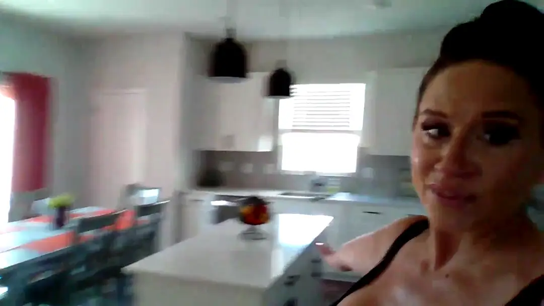 DaniBrasshole show preview