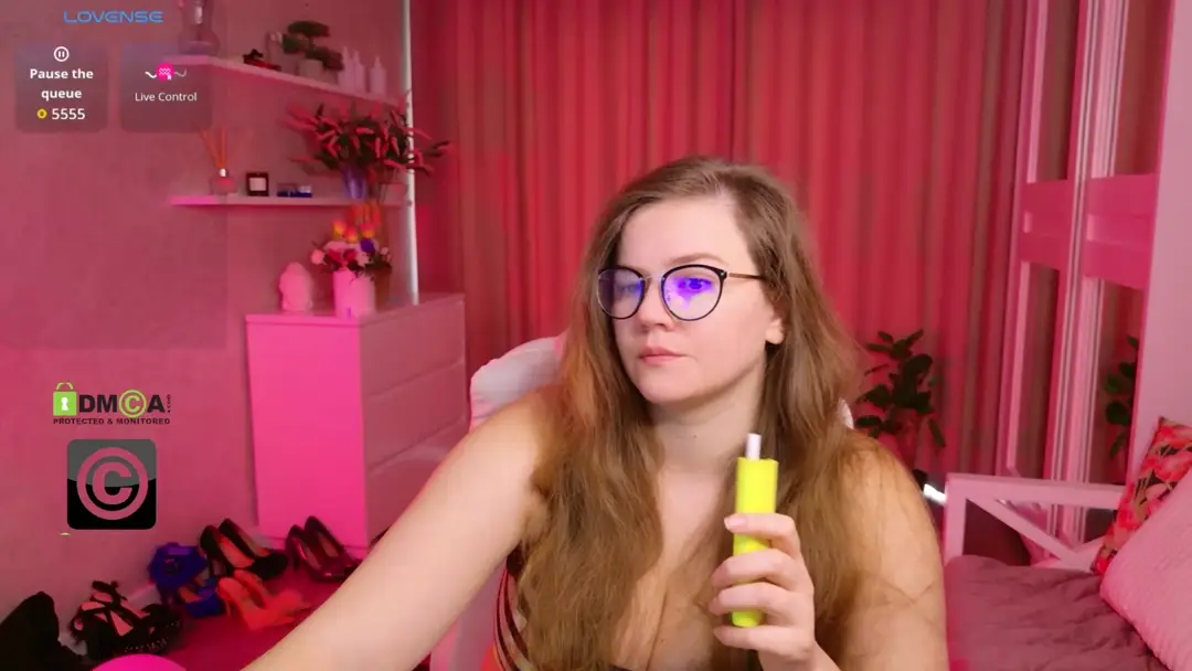 KellyKleine show preview