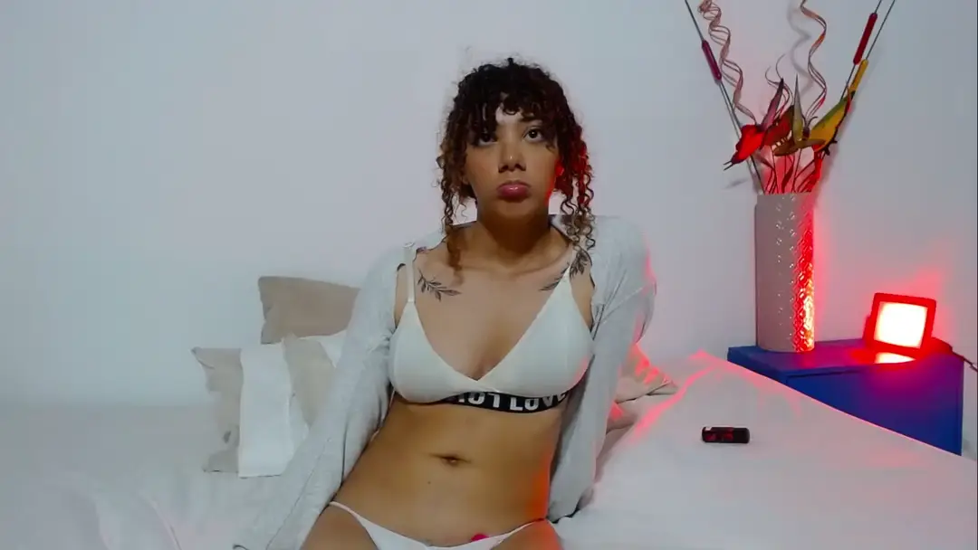 LioraVelvetC show preview