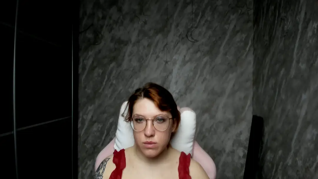 Reginasmilee show preview