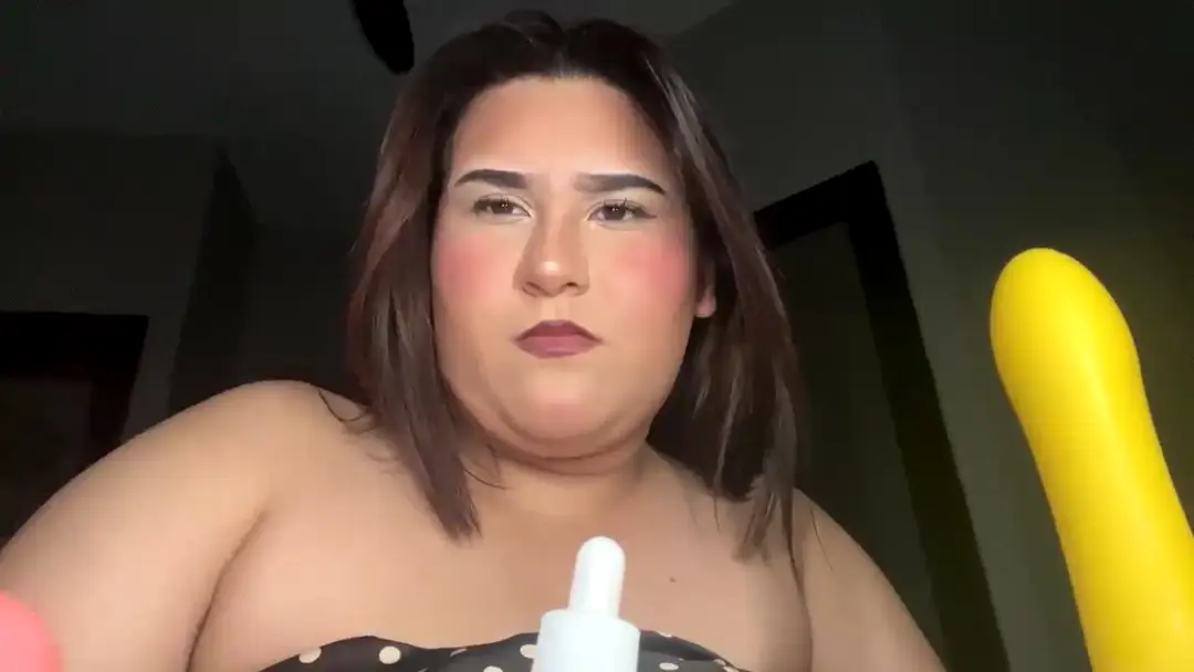 Prettylatinaa show preview