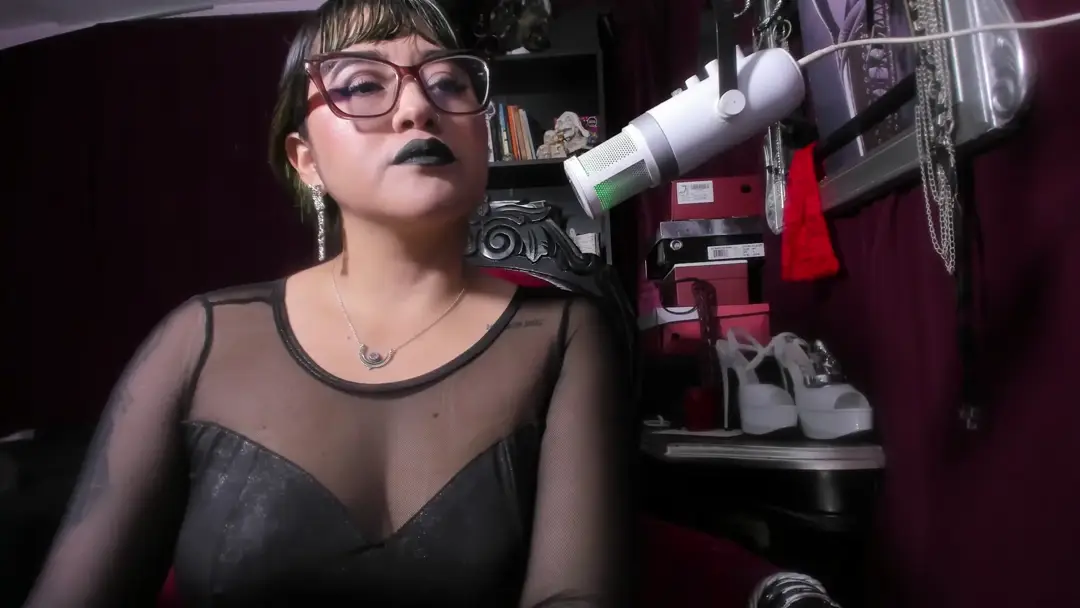 SaraBDSM show preview