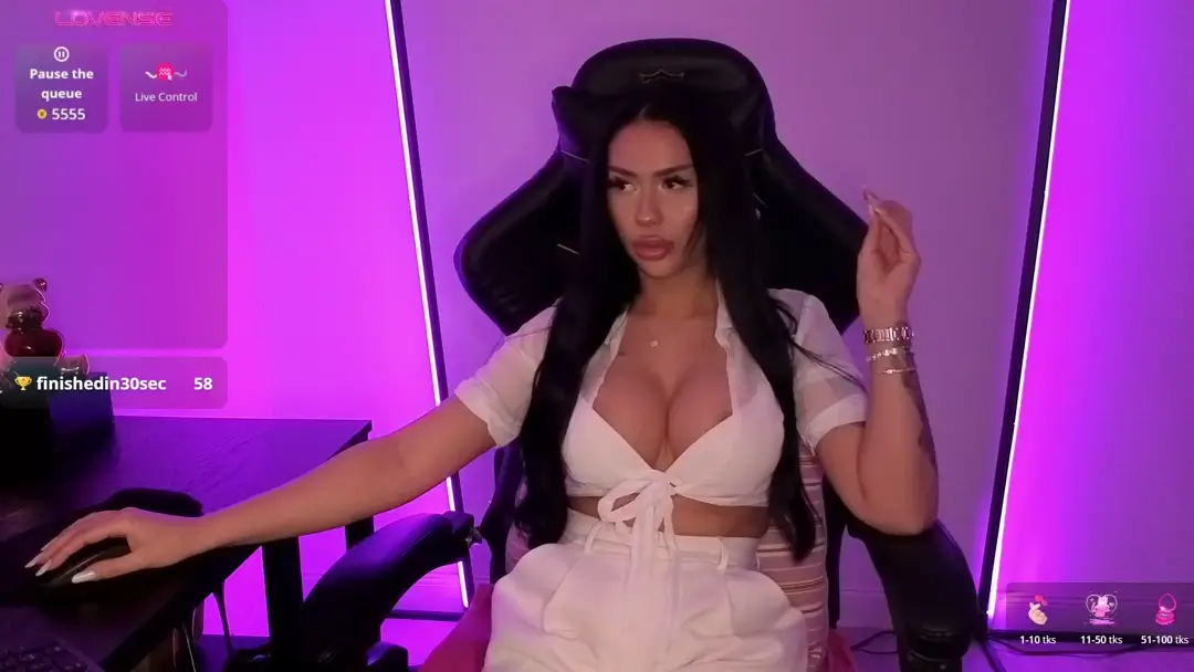 MishaBlueee show preview