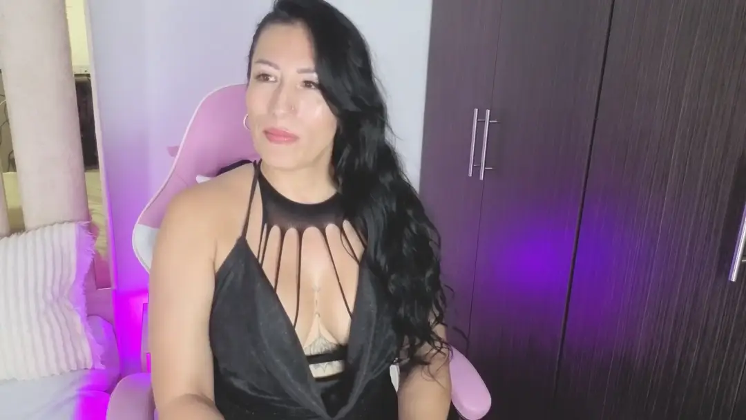 Chantal_25 show preview