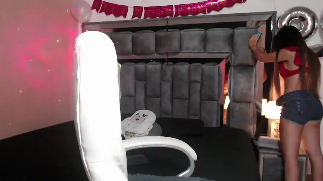 Christaly1 show preview