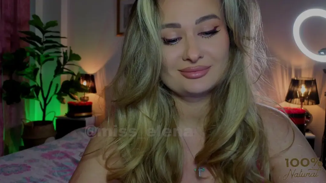 Miss__Elena show preview