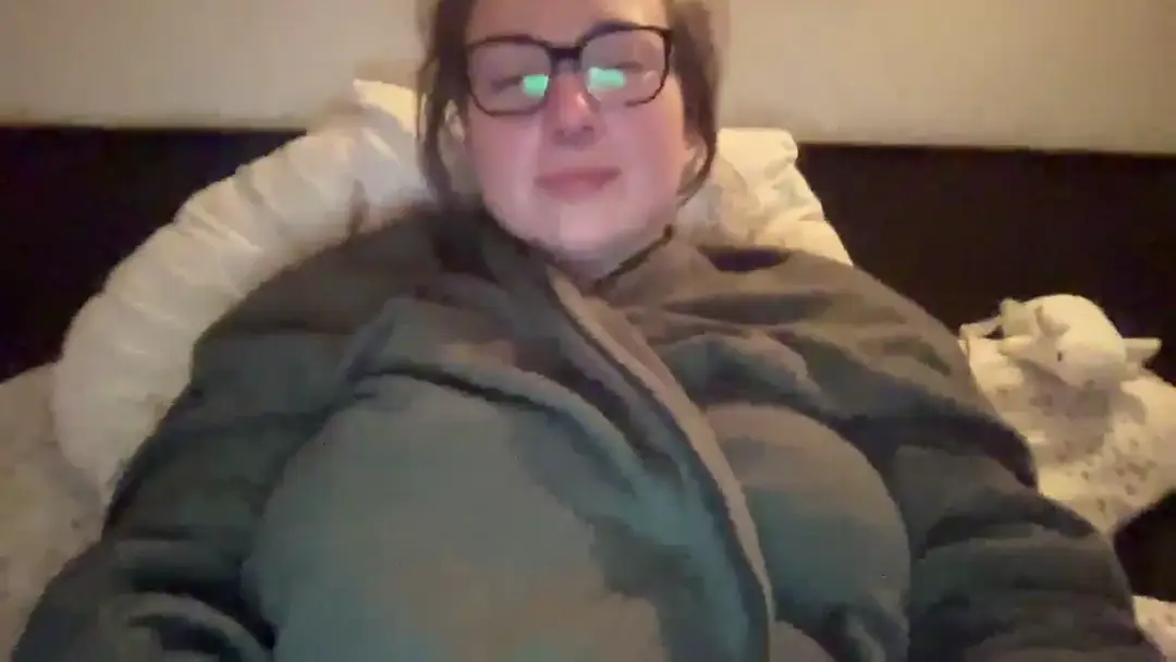 Lacey_Crow show preview