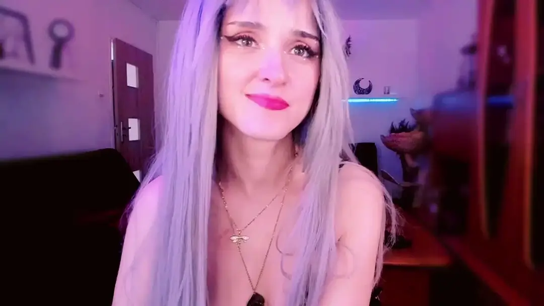 QueenJolie show preview