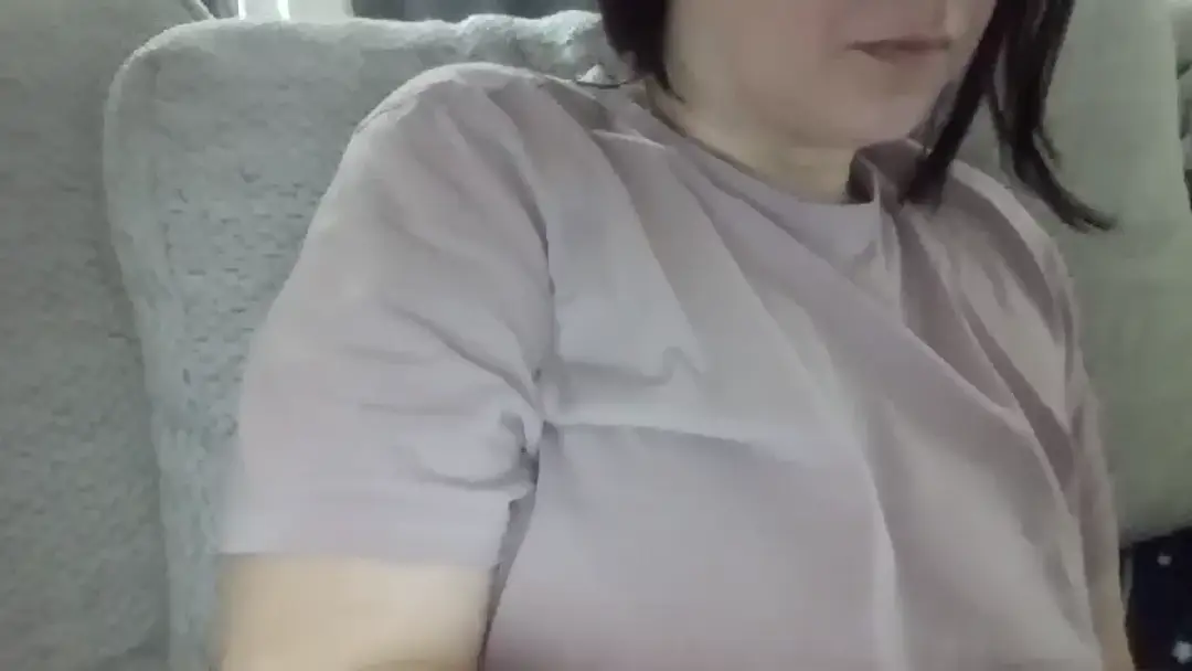 Hollyextra25 show preview