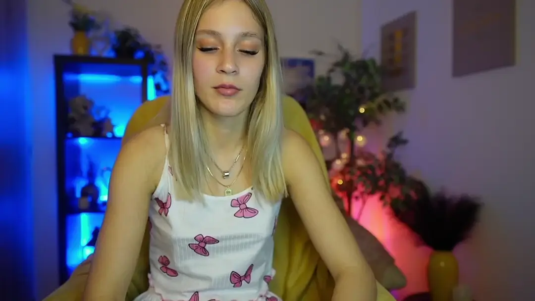 Luna_Grace18 show preview