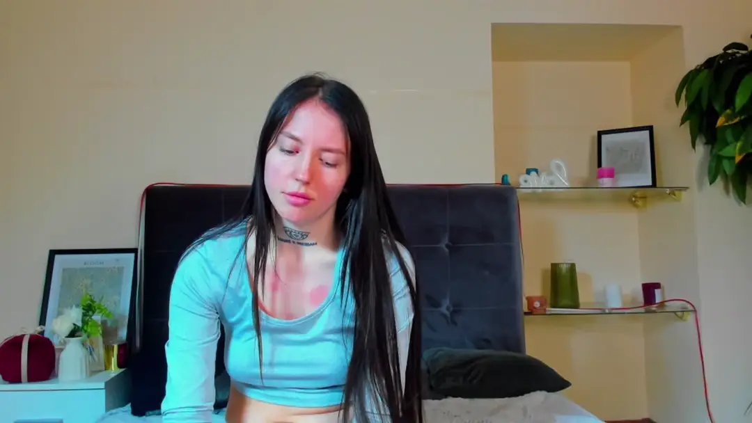 AdrianaCult show preview