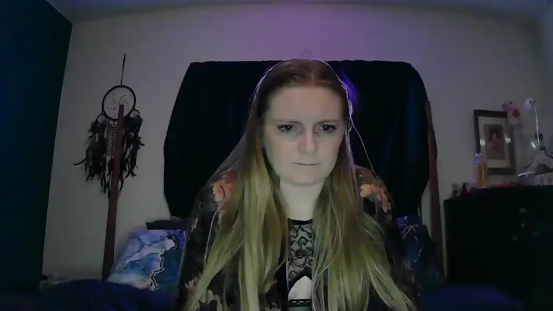 AlyxKnight show preview