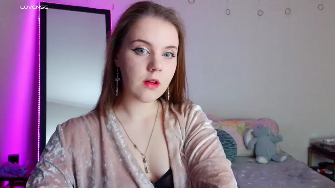 LunaLinz video #97756