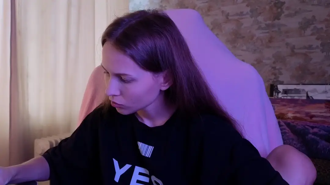 Small_Emma0 show preview