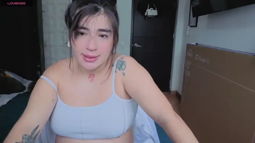 Emilayton_ show preview