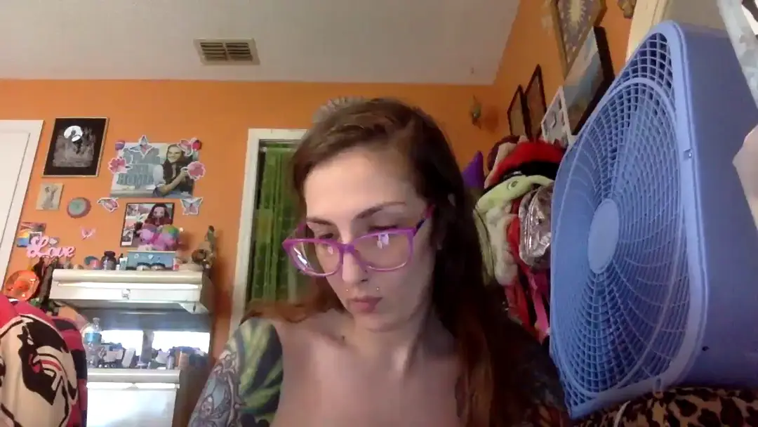 LillyLusha show preview