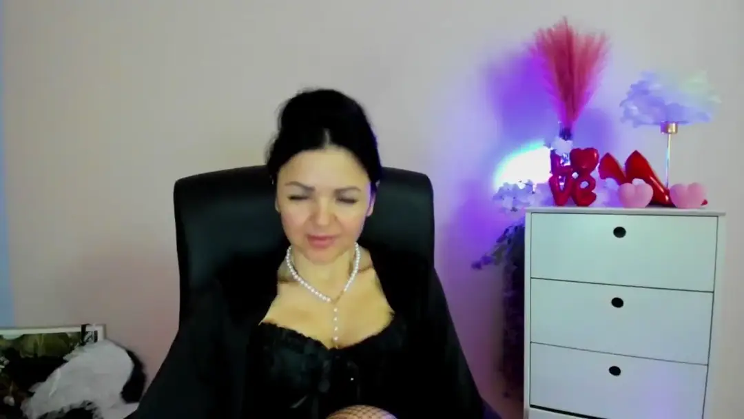 Mollybloom show preview