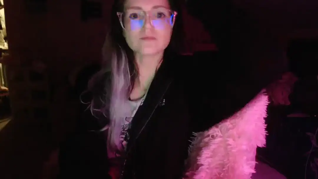 SilkieNix show preview