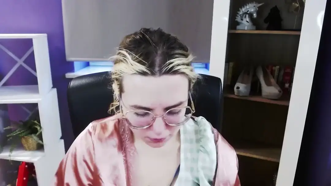 ZoeyDelight show preview