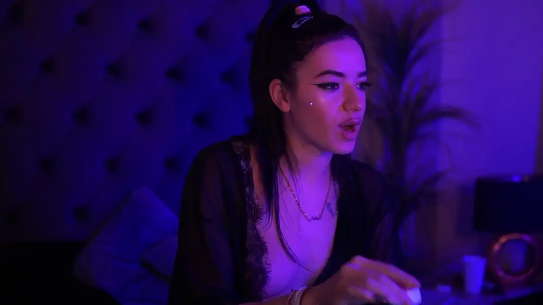 CallieDoll show preview