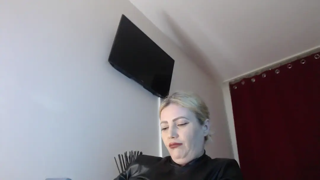 MistressDemy show preview