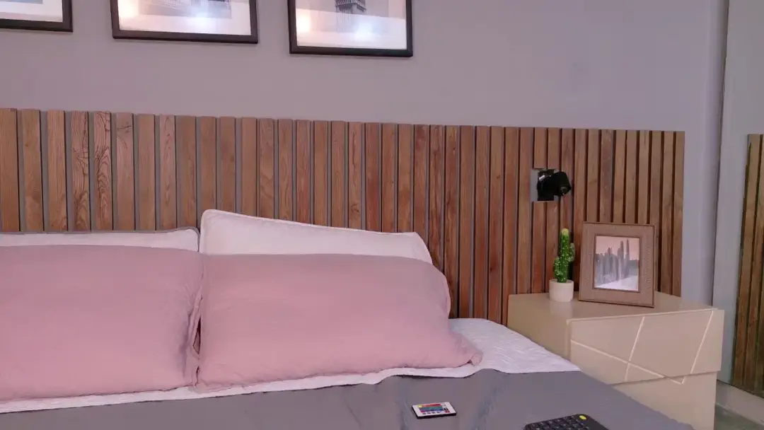 Mia_Bellefort show preview