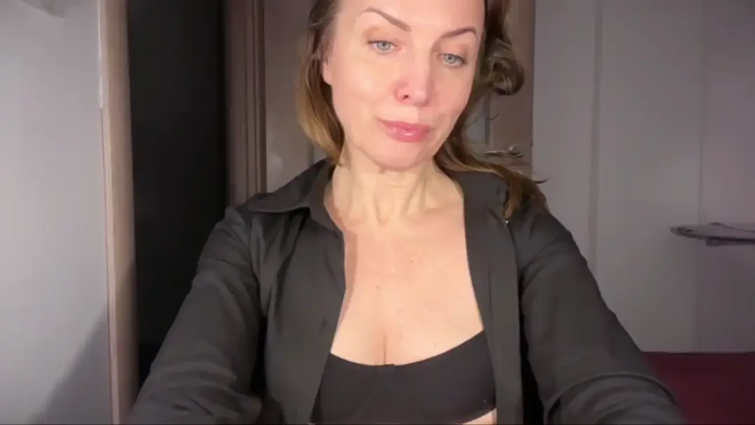 RachellLive show preview