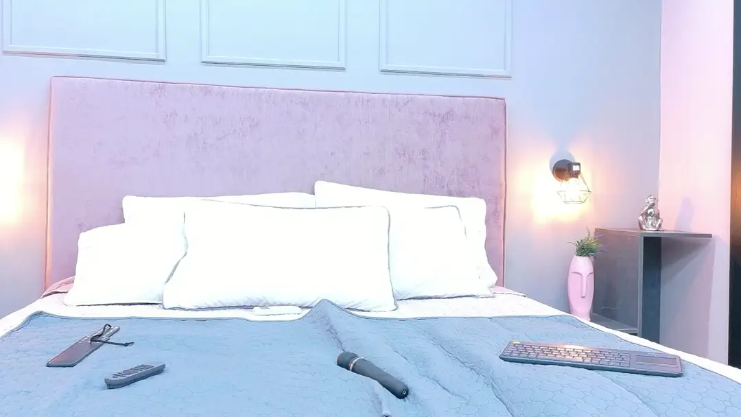 CamilaHill show preview