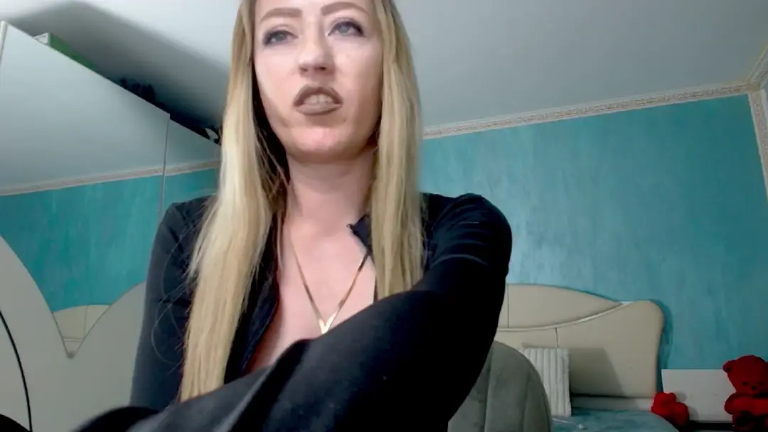 KarenNikole show preview