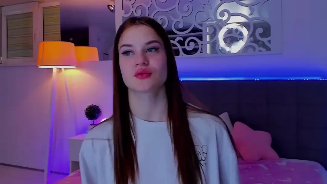 LuisaClover show preview