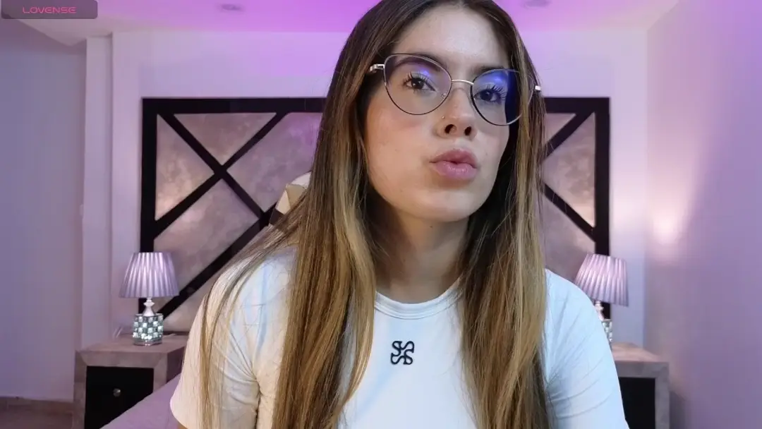 MiaSilverr show preview