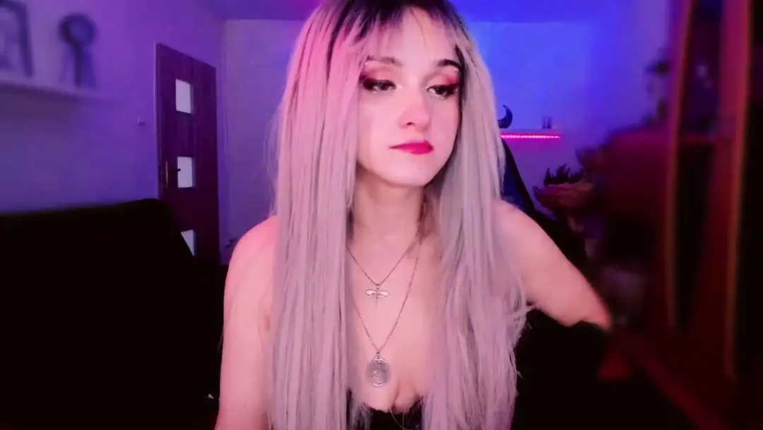 QueenJolie show preview