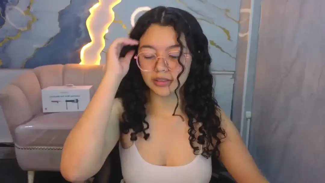 Victoria_c_b video #107360