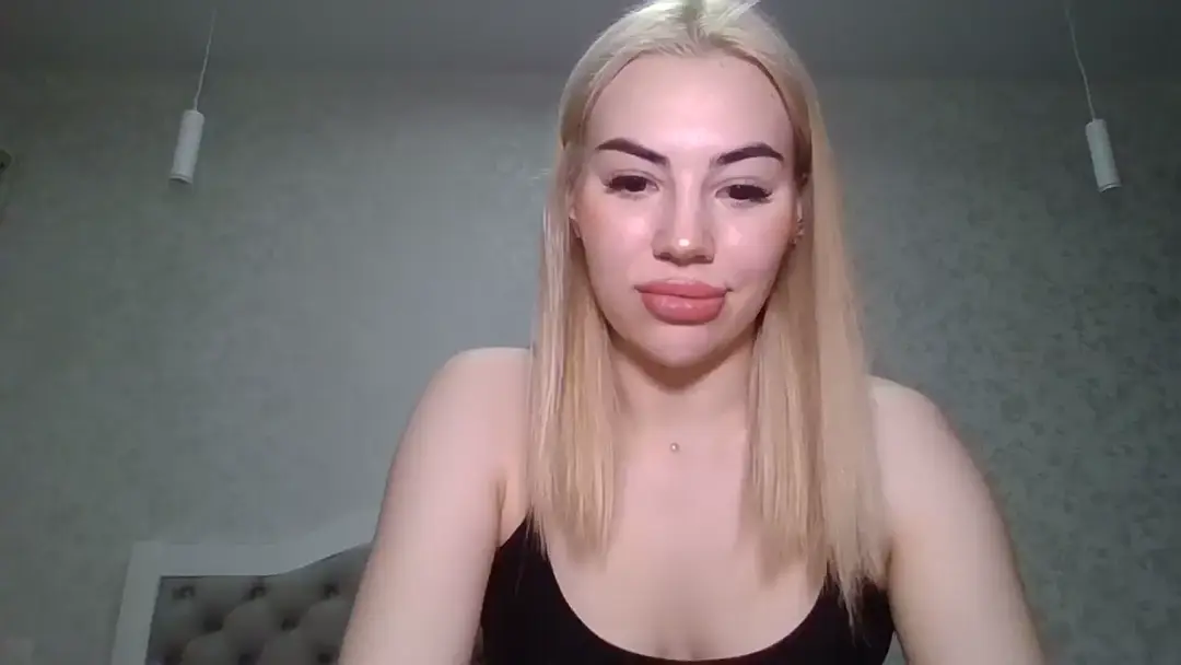 lola_lipps show preview