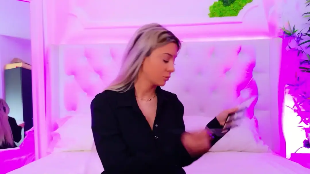 AriannaSins show preview