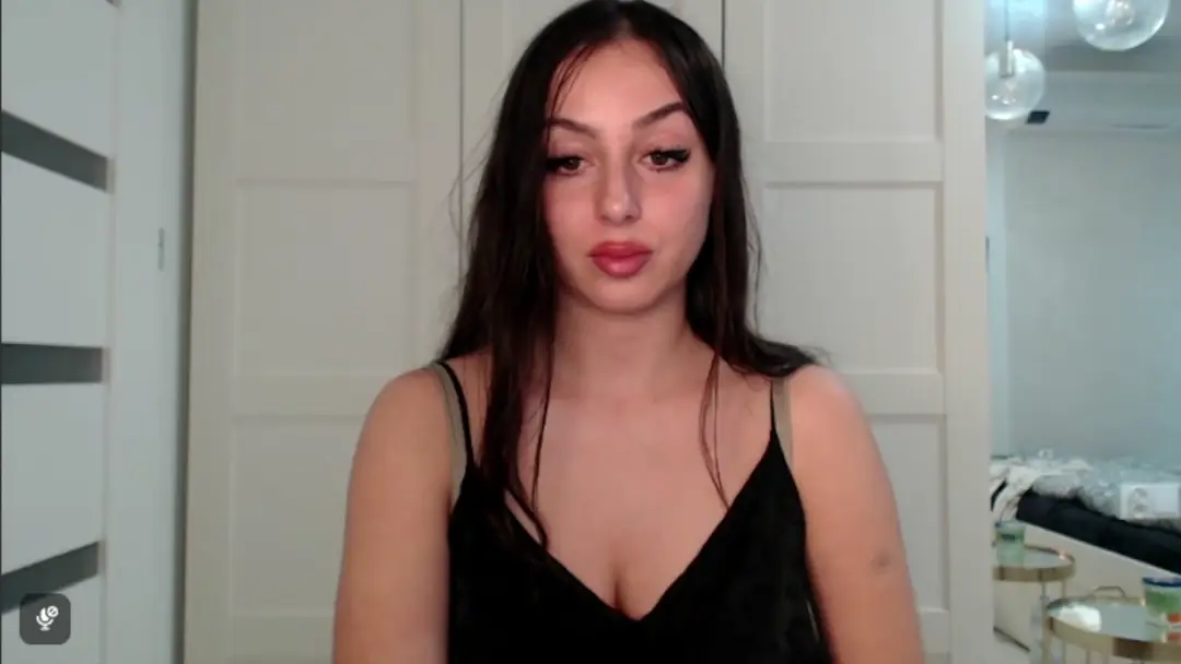 CourtneyShow show preview