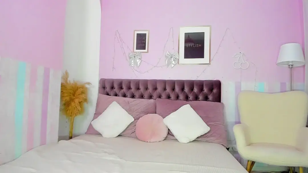 Evalaniss show preview