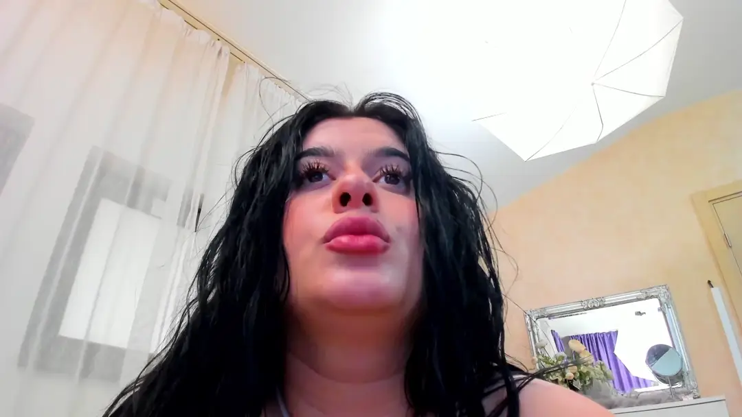 NayaNoir show preview