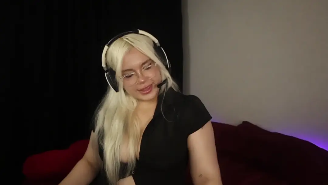 NinnaNoir show preview