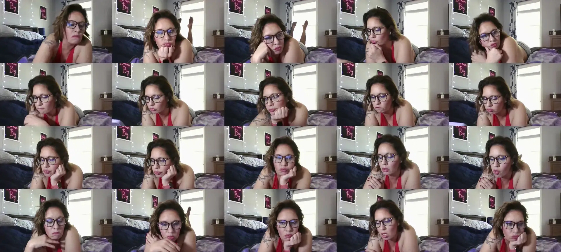 Peachygoddess photo contact sheet