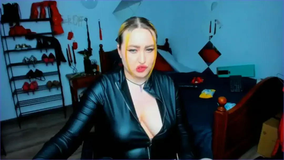 TheDommeX show preview