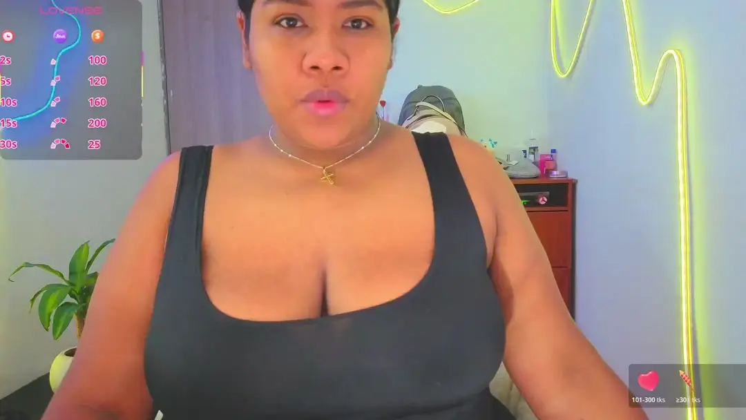 Paola091 show preview