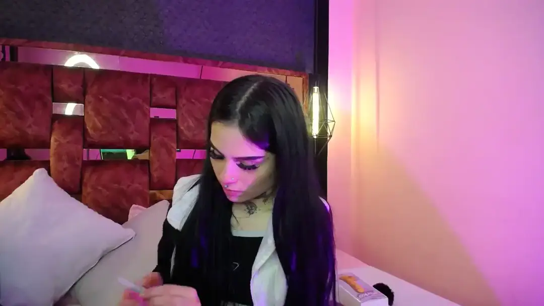 Veronicalodge show preview