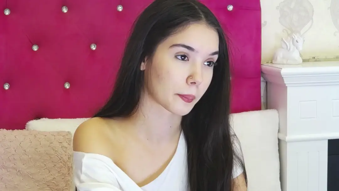 AlexissDevine show preview