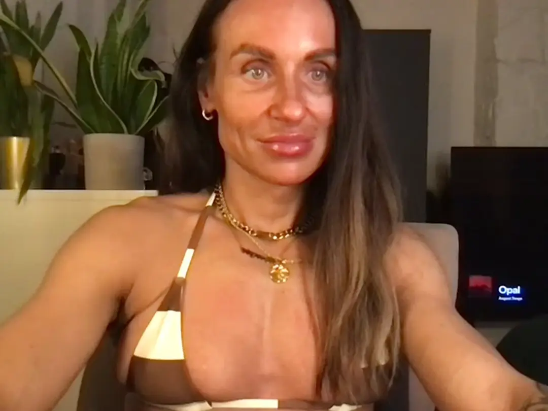 GluteQueen show preview