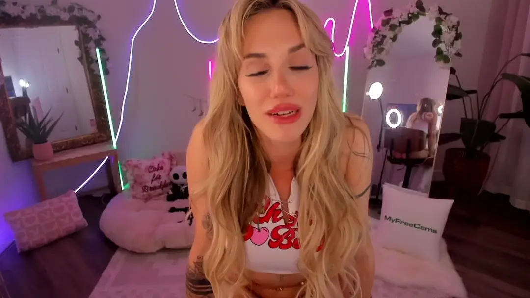 LillieQ show preview