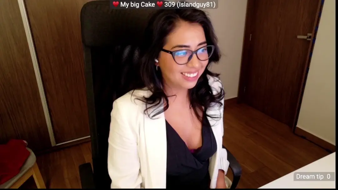 LovelyEvaa show preview