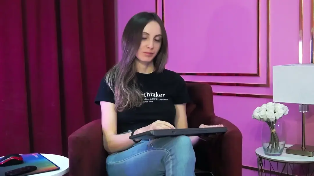 MiaWollson video #120224